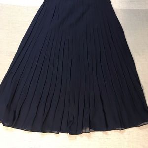 Uniqlo size M long pleated Skirt